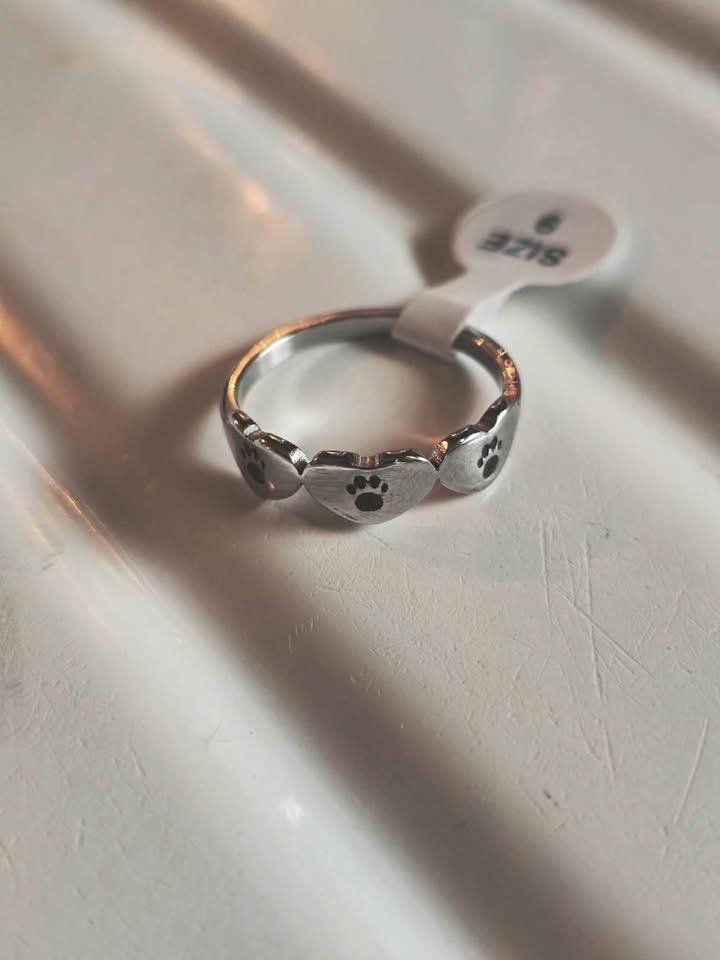 Three hearts ring