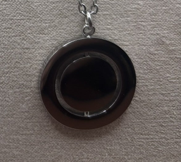 Rotating Circle Necklace